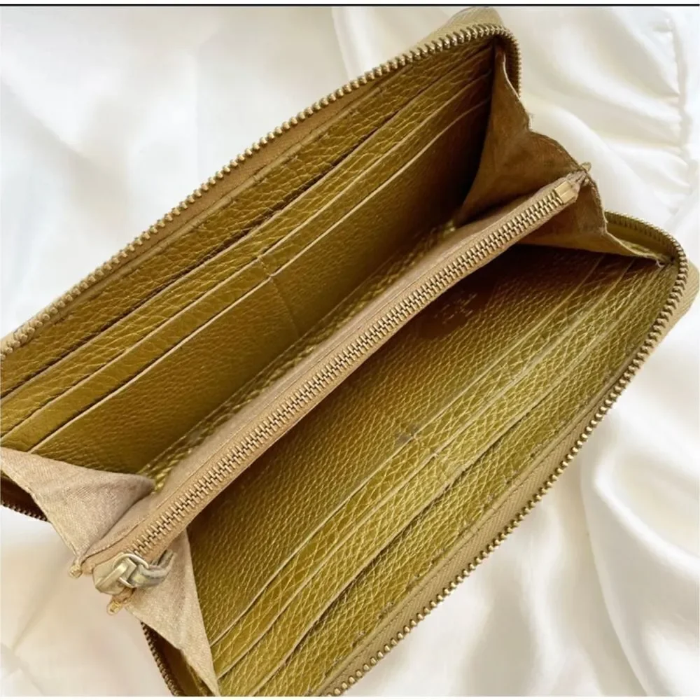 Fendi- Zip Around Wallet- Gold
